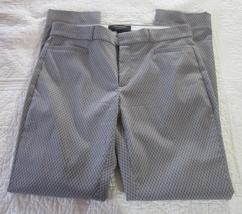Pantalones para mujer Banana Republic 2 Sloan ajuste curvilíneo gris diamante/impresión geométrica - Imagen 3 de 7