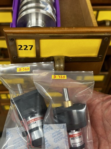 QTY 1 STRONG MAXON GEAR MOTOR 100:1 RATIO-CORELESS ARMATURE 5-24 VDC REVERSIBLE - Picture 24 of 24