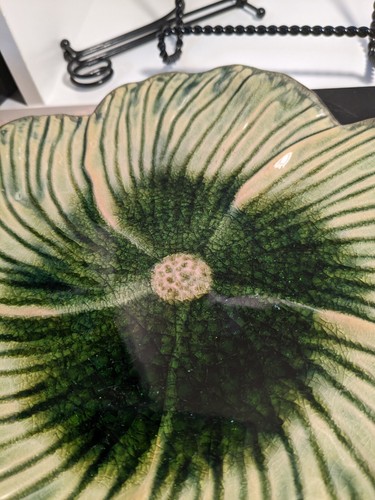 Set Of 2 Hibiscus Crackle Glass Glaze 8" Decorative Flower Plates - Picture 13 of 16