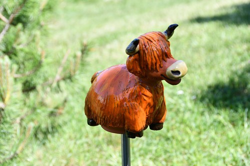 Ceramic Garden Ball Decoration Statue Animal Highland Cow 22cm Midene Handmade - Picture 9 of 13