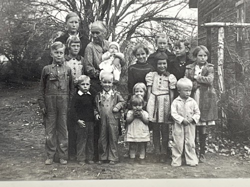 1K Foto großes Familienfoto Portrait Männer Frauen Kinder Jungen Mädchen 30er Jahre
