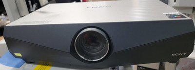 Sony VPL-FX40 Data Projector w/ Power Cord LAMP TIMER 705 H USED