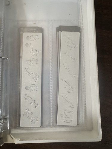 Zip'eCuts Wafer Thin Dies by AccuCut * 40 + Shapes in a Zip'eCuts Case - Picture 19 of 21