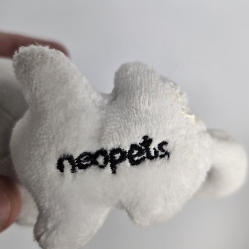 Neopets White Kadoatie 4” Ear Tag 2006 - Picture 7 of 9