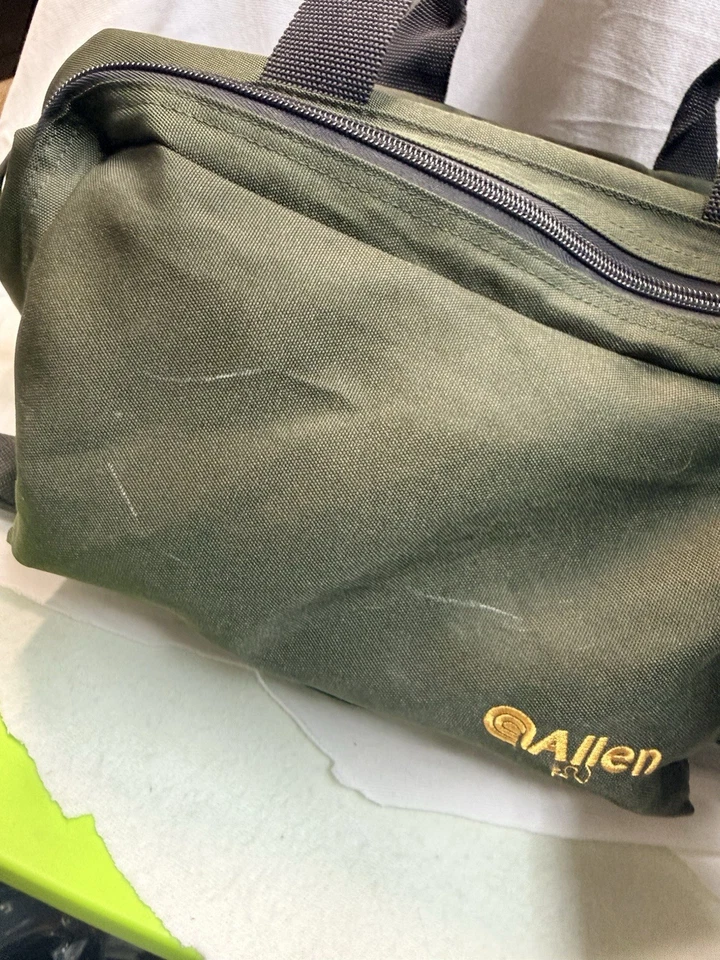 Bolso Allen Shooters con varios compartimentos de colección lona verde Foto 3 de 4
