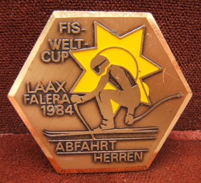 1984 FIS WELT CUP ALPINE SKI LAPEL PIN LAAX FALERA ABFAHRT HERREN