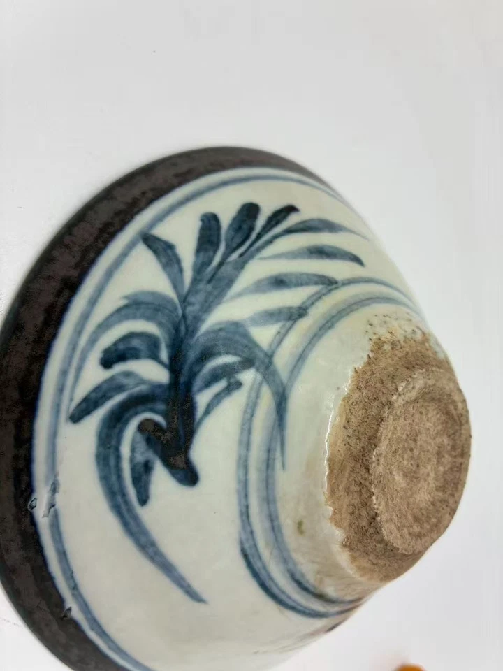 Antiguo cuenco chino de porcelana azul y blanco Foto 3 de 4