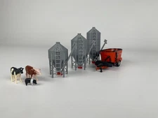 1/64 Feed Bins. Realistic Farm Grain Bins Cattle/Hog Barn Add On
