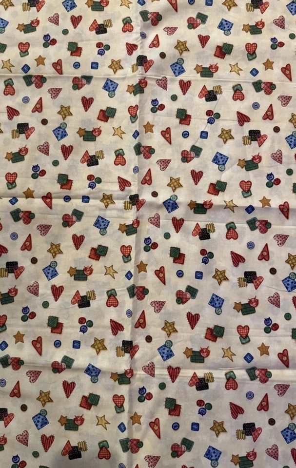 Christmas is for Families by Daisy Kingdom Tela Country Botones Corazones 44” POR COMPRAR Foto 2 de 3