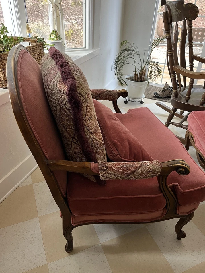 Ethan Allen Vintage Chair Ottoman With Original Pillows.  Needs TLC - Image 3 of 4