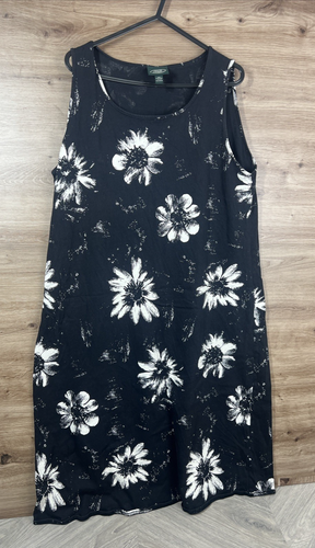 Laura Ashley schwarz-weiß geblümtes Kleid - Größe Extra Large - Bild 1 von 8