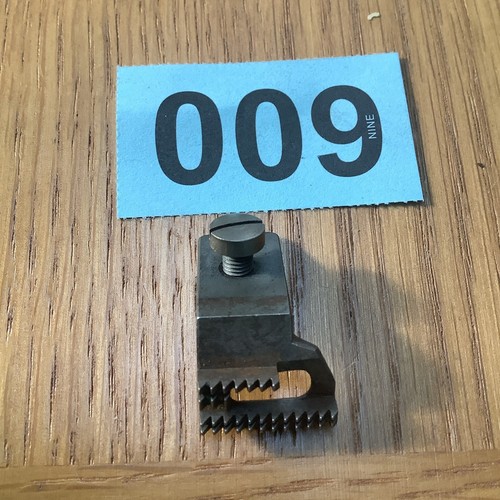 Vintage Singer 99k Sewing Machine Feed dog Simanco 32600 + Screw Used List 009 - Picture 2 of 5
