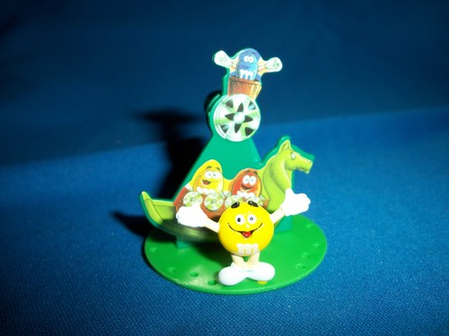 M&M's Swinging Boat/Basket YELLOW Figure CARNIVAL FAIR RIDE Pocket Surprise M&Ms