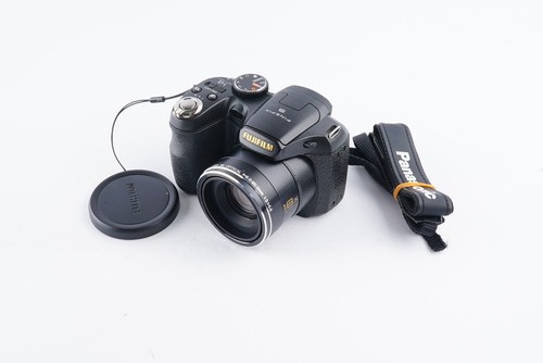 N.Mint FUJIFILM FINEPIX S2800HD Digitalkamera 14.0MP W / SDHC Karte 4GB Japan - Bild 3 von 14
