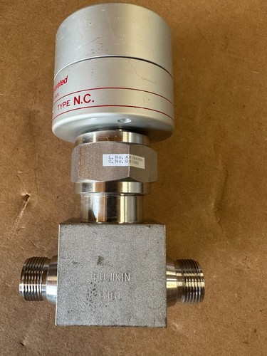 Válvula neumática Fujikin O.P. 0,34-0,49 MPa tipo N.C. 316L - Imagen 4 de 6