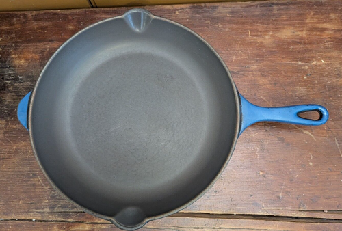 Le Creuset France Cast Iron Enamel #26 Dbl Spout Frying Pan Skillet Blue w/ LID - Picture 7 of 18