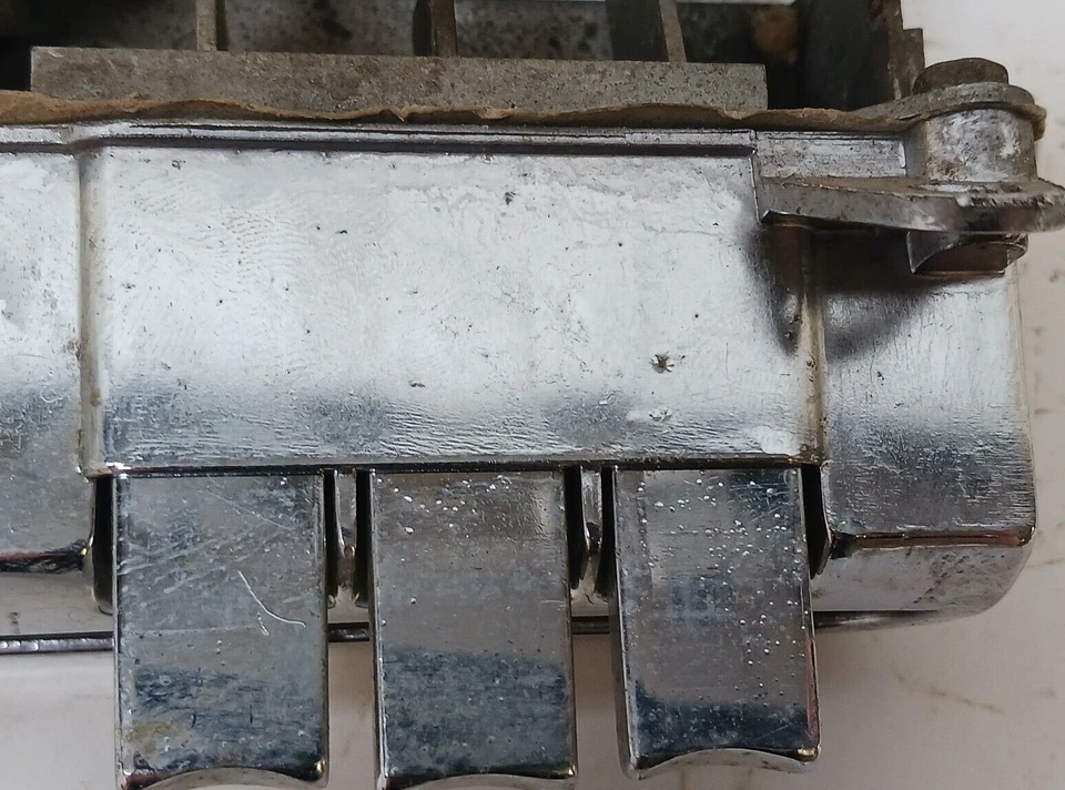 Unidad de control de ventilación de verano GM 1957 Oldsmobile 88-98 (901B) usada OEM Foto 2 de 4