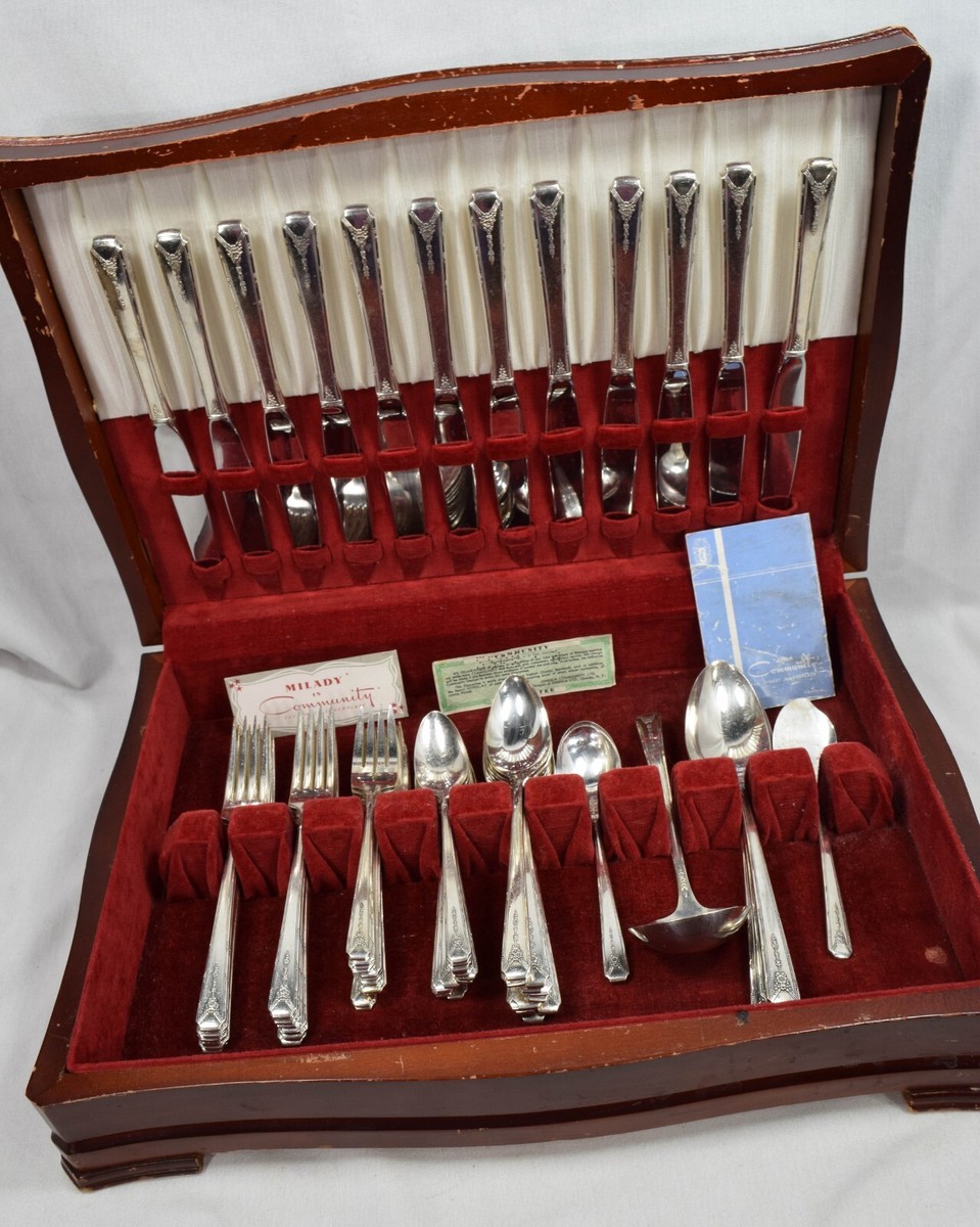 Oneida - Milady - Silver Plate - Flatware Set - w/ Chest - 67 pc