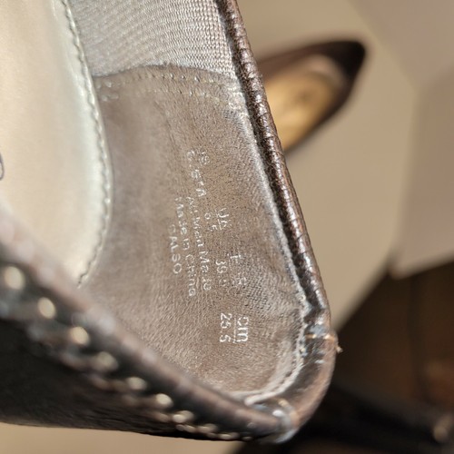 Woman’s Brown with Gold accents loafers by Life Stride, size 8.5, Beautiful! - Picture 6 of 8
