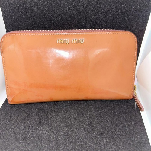 miu miu Wallet 241120121 - Picture 2 of 9