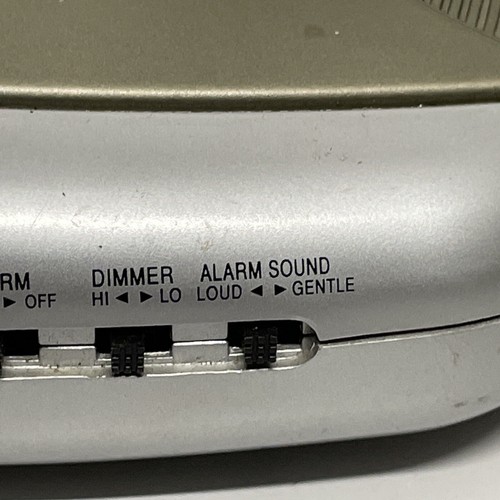 Timex Extra Loud Alarm Clock w/ Battery Backup Model T109S - Tested - LOUD! - Picture 5 of 11