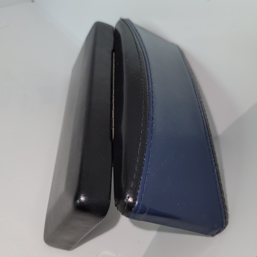 Occhiali da sole a specchio uomo American Eagle e custodia in pelle fine cucita foderati in velluto - Foto 3 di 18