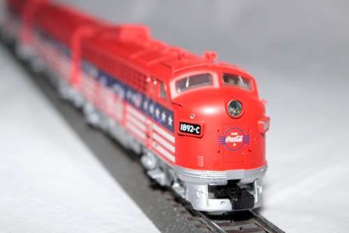 Märklin H0 39622 3-piece diesel locomotive EMD F7 "Coca Cola" with MFX + sound original packaging - very RARE - Picture 5 of 15