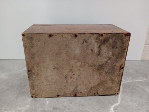 VINTAGE ANTIQUE WOODEN TABLE BOX VANITY JEWELLERY MOP INLAY TREEN - Picture 14 of 14