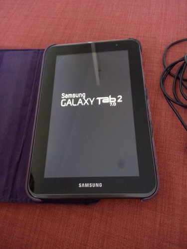 Samsung Galaxy Tab 2 7.0 used with purple cover and USB cable - Picture 2 of 9