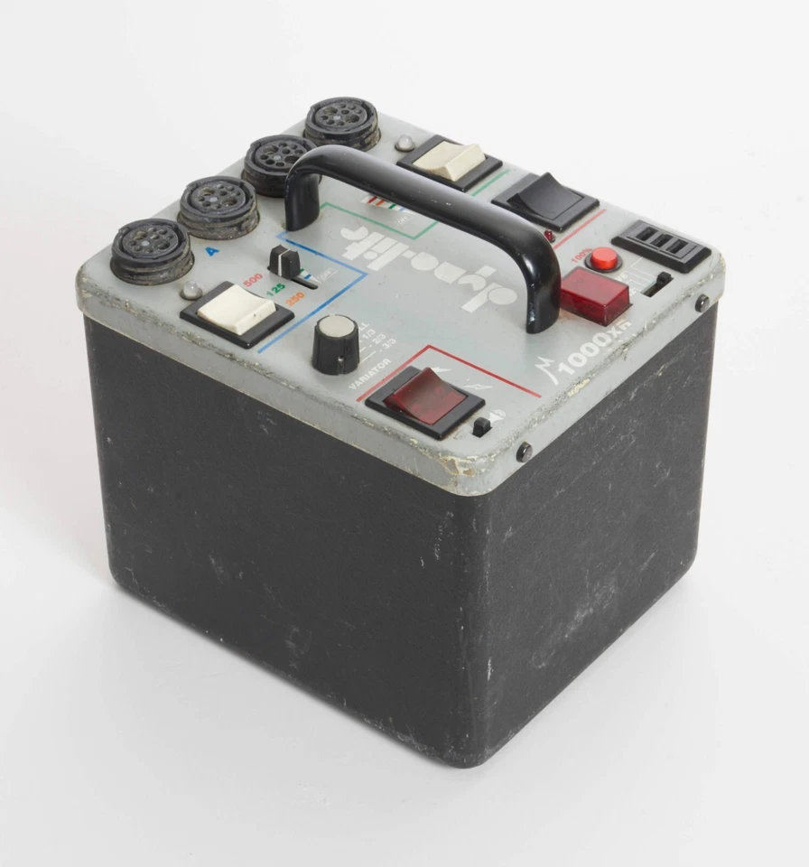 Блок питания Dynalite M1000xr с охлаждаемой головкой вспышки вентилятора 2040 года (см. видео демонстрацию) - Изображение 3 из 4