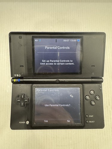 Nintendo DSi Handheld System Console - Black - Picture 10 of 10