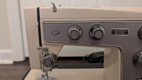 Sears Kenmore Model 158-904 Sewing Machine Made in Japan W/ Case And Pedal Rare - Picture 4 of 11