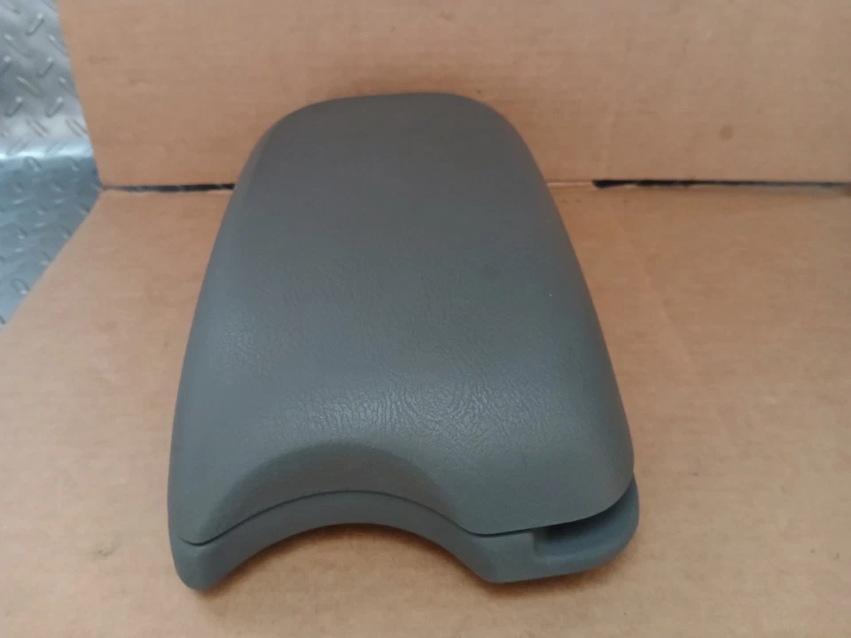 2001-2006 OEM hyundai santa- FE Center Console Armrest Lid (Gray) - Image 4 of 4