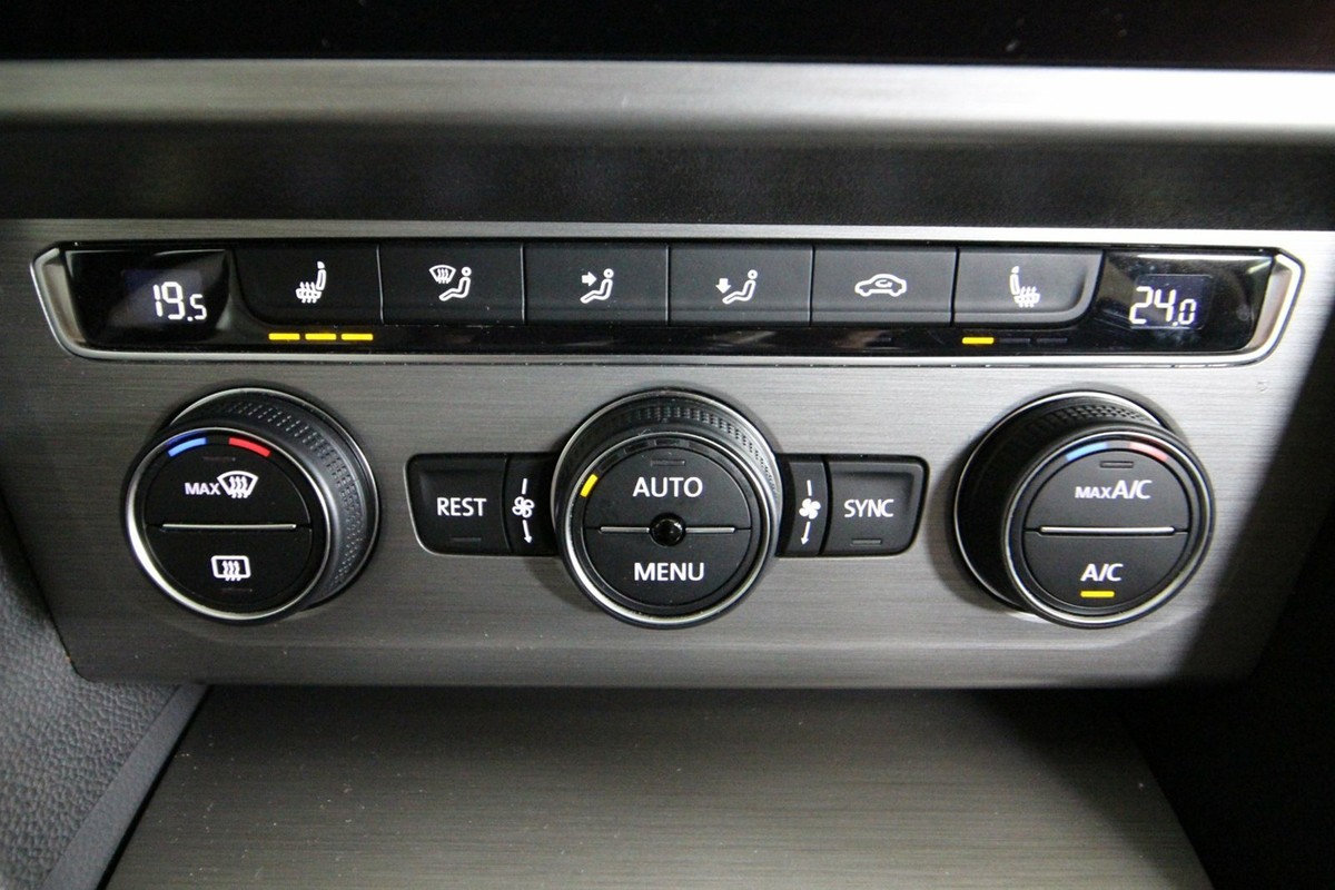 VW Passat 1,4 TSi 150 Trendline Vari.