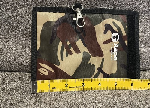 A Bathing ape Aape camouflage green beige Key case Coin Folding Wallet Carabiner - Picture 4 of 7