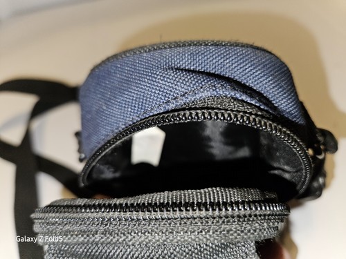 LOWEPRO Z10 Camera Bag Case Compact Black Padded Small - Picture 7 of 8