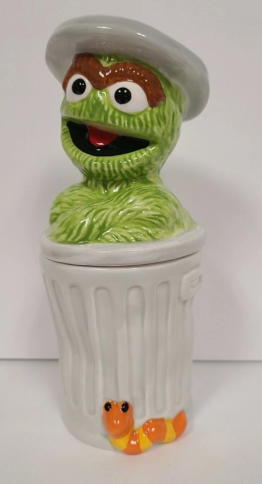 Juego de coctelera de sal y pimienta Sesame Street Oscar The Grouch, cerámica. Foto 3 de 4