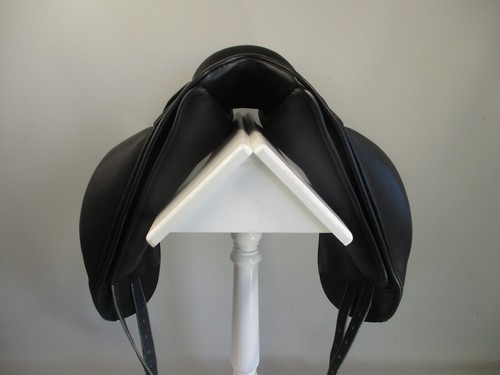 Trainers Jessica Deluxe Monoflap Dressage Saddle 17.5" - Picture 7 of 14