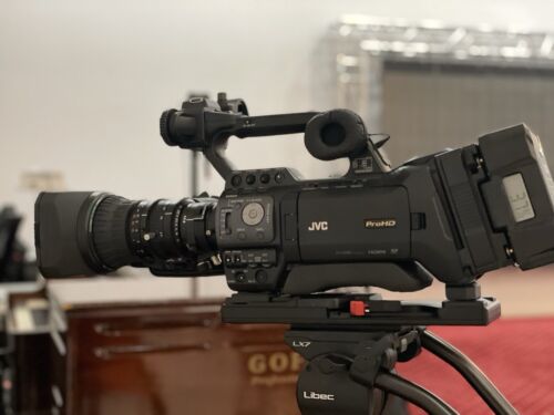 JVC GY-HM850CHU with Fujinon XT17s x 4.5BRM-K3- ProHD SHOULDER CAMCORDER HEAD - Picture 2 of 20