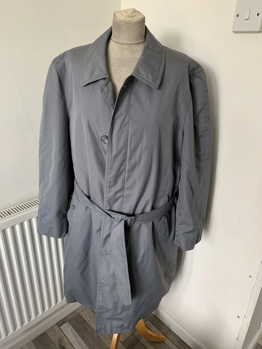 Baracuta store trench coat