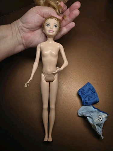 Skipper Barbie Doll + Soccer Clothes No Shoes Reddish Hair Freckles Babysiters - Picture 7 of 14