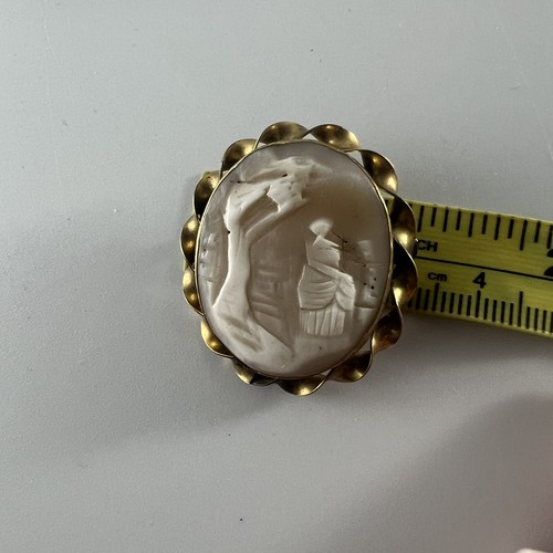 Vintage Hand-Carved Shell Cameo Brooch – Classical Woman Scene, Filigree Frame - Picture 4 of 5