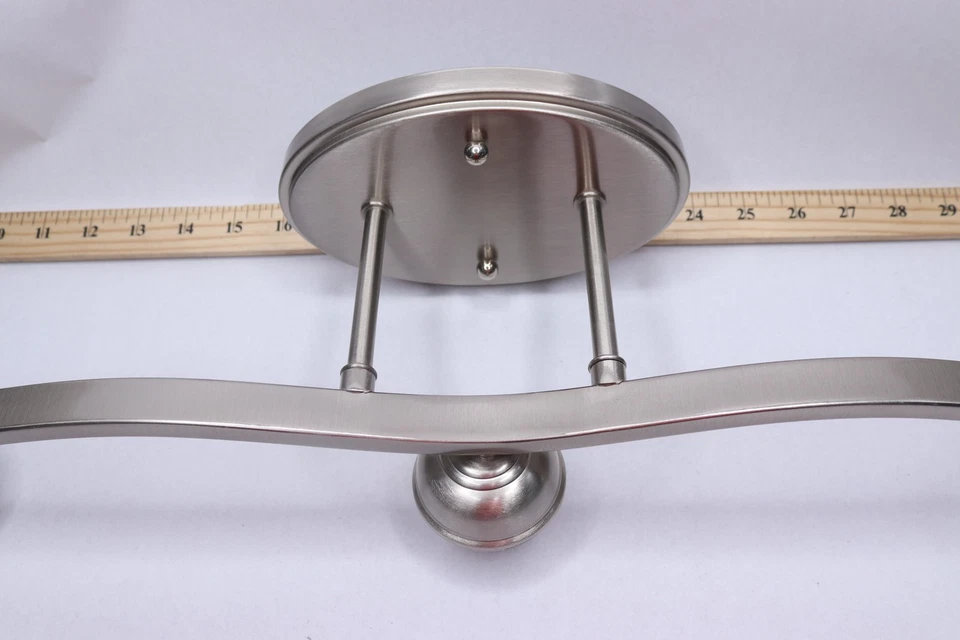 Iluminação de vaidade estilo tradicional Hampton Bay E26 100W 26,3" 705075 - Imagem 3 de 4