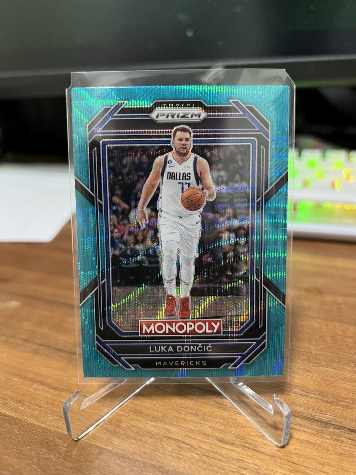 2022-23 Panini Prizm Monopoly Luka Doncic Teal Wave #19 Mavericks