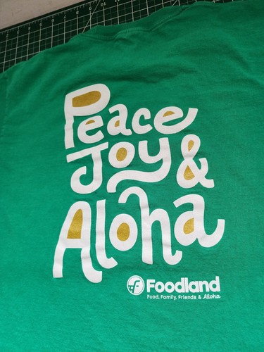 Foodland Mele Kalikimaka Green Adult T-Shirt Hawaii Size L Small Hole - Picture 8 of 8