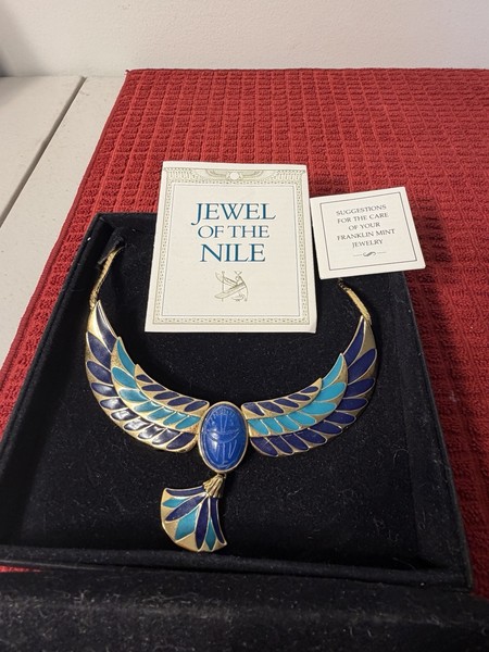 Alternate view of Vintage Franklin Mint Jewel Nile Scarab Necklace New Never Worn