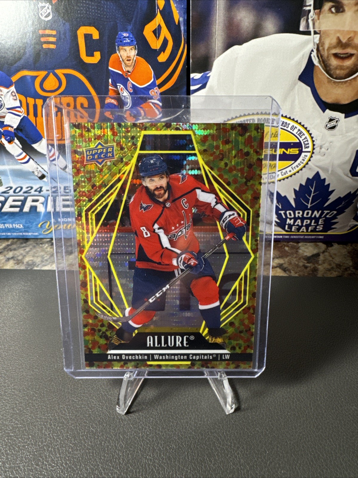 2022-23 Upper Deck Allure - Alex Ovechkin #77 Gold Glitter Bomb /199