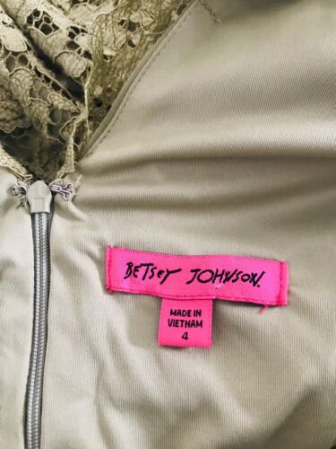 Vestido de encaje Betsey Johnson para mujer talla 4 verde mangas campana cuello en V cintura imperio - Imagen 10 de 10