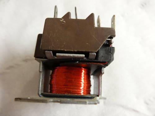 Honeywell contactor R8222D 1014; 24V; 50/60HZ--"USED" - Picture 3 of 4