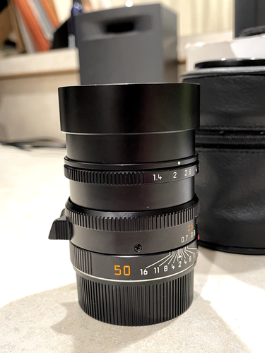 50mm Summilux ASPH F/1.4 #11891 - Non Close Focus - Picture 7 of 14
